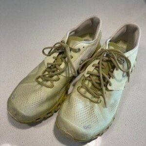 ON Running- Cloud X- Citron- Size 10